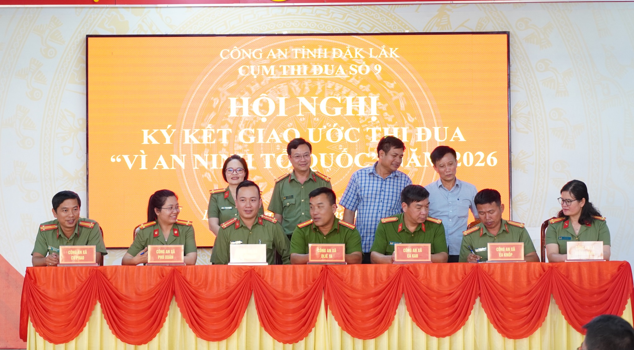 Cụm thi đua số 09 Công an tỉnh Đắk Lắk tổ chức hội nghị ký kết giao ước thi đua "Vì an ninh tổ quốc" năm 2026