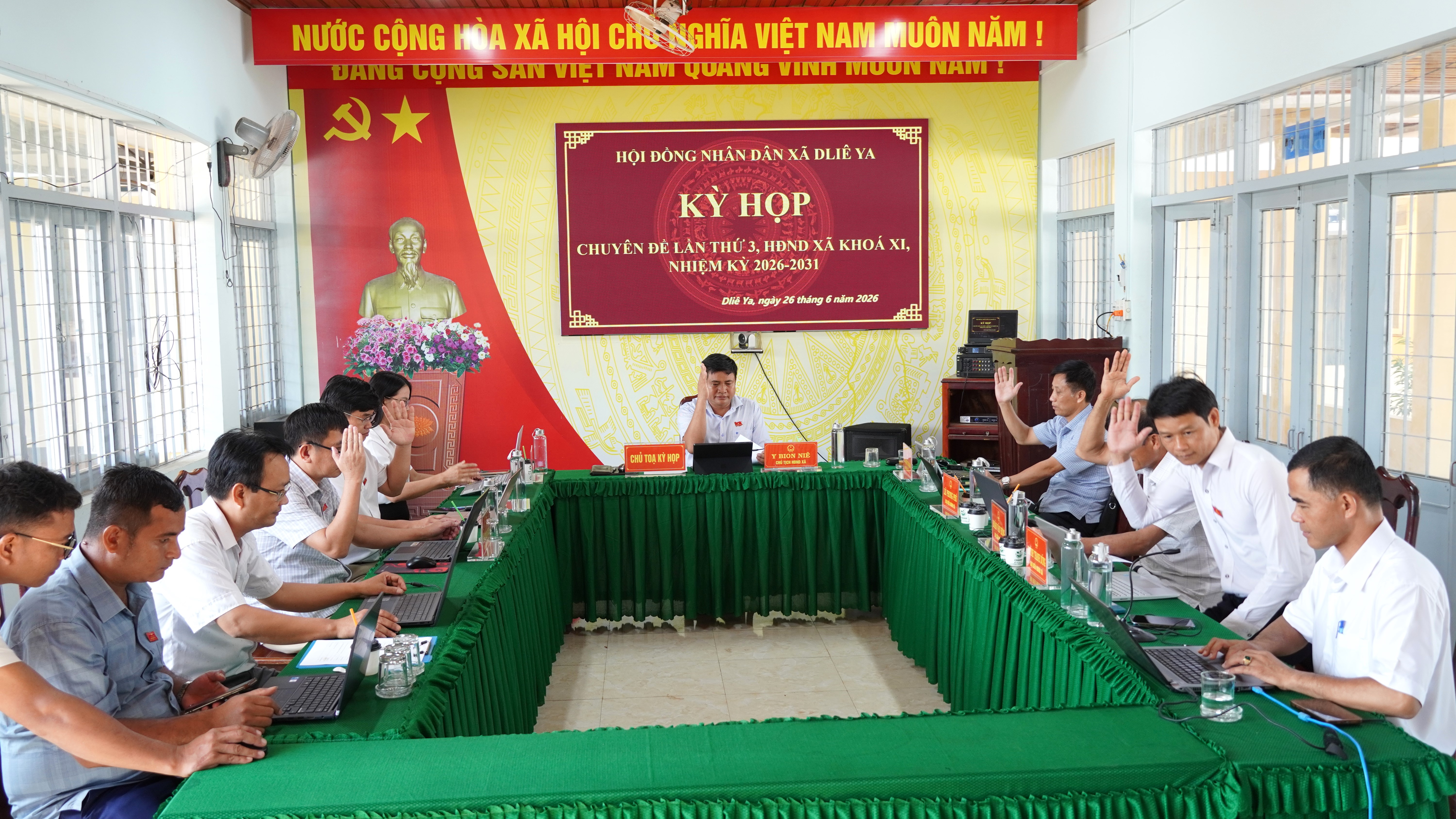 HĐND xã Dliê Ya, tỉnh Đắk Lắk tổ chức kỳ họp thông qua Nghị quyết về sắp xếp, tổ chức lại thôn, buôn