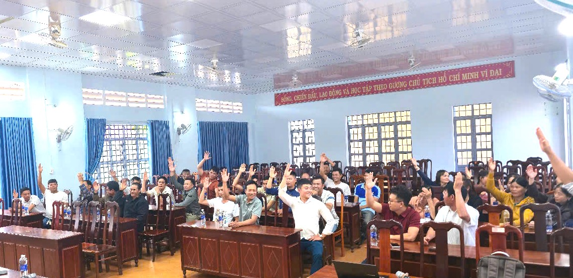 45 hộ dân thôn Thanh Cao, xã Dliê Ya đồng thuận hiến đất, chung sức làm tuyến đường 3 km phục vụ phát triển vùng nguyên liệu